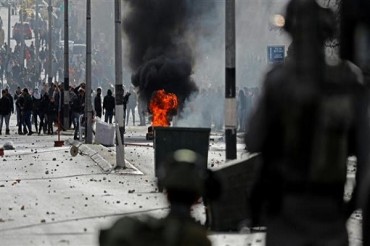 2 muertos y 300 heridos deja represión israelí en Palestina