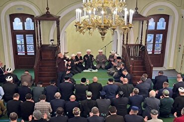 Historische Moskauer Moschee nach Renovierung wieder eröffnet