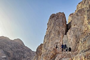Sehenswürdikeiten Berg Uhud: Al-Fasah Moschee und Uhud-Höhle
