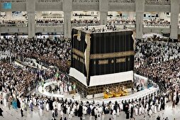 New Covering Installed at Mecca’s Kaaba (+Video)