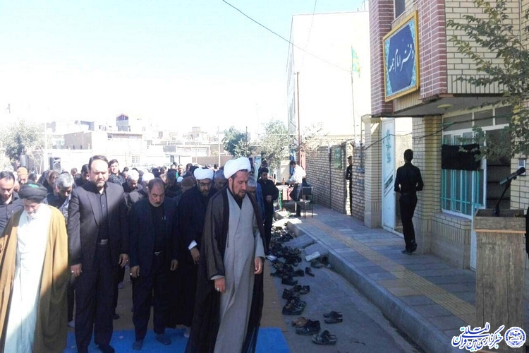 برگزاری نماز ظهر تاسوعا در شهرستان خوشاب با وحدت هیات‌های عزاداری