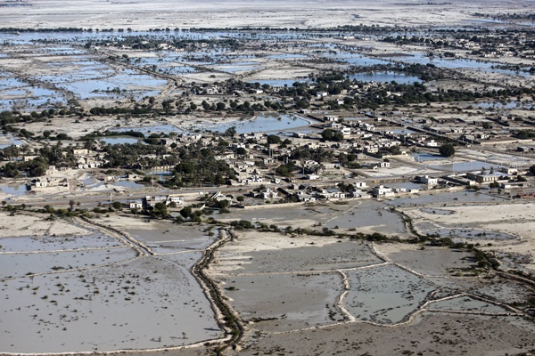 کارگران خسارت دیده سیل سیستان و بلوچستان بیمه بیکاری می‌گیرند
