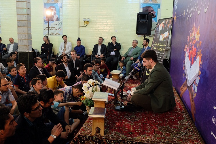 محفل انس با قرآن باحضور قاری بین‌المللی سیدمصطفی حسینی در تبریز