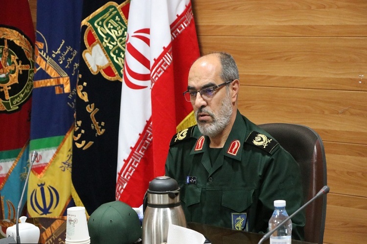 رونمایی از ۷ کتاب دفاع مقدس در تبریز