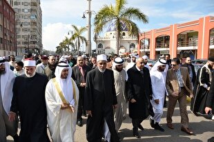 راهپیمایی متسابقین مسابقات قرآن مصر در حمایت از غزه + عکس