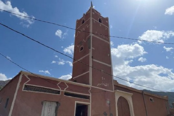 برپایی کلاس قرآن کودکان مراکشی روی آوار زلزله + فیلم