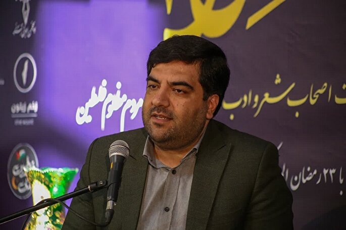 رسانه و شعر مقاومت باید به یک جریان سیال تبدیل شود