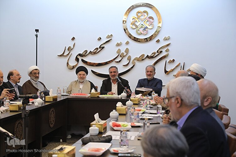 محفل انس با قرآن در مؤسسه آل البیت(ع)