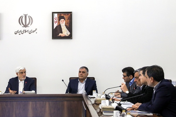 تأکید عارف بر بهره‌برداری و توسعه میادین مشترک نفت و گاز