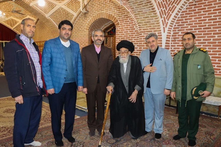 دیدار معاون وزیر فرهنگ و ارشاد اسلامی،پدر شهید آیتالله آلهاشم دیدار معاون وزیر فرهنگ و ارشاد اسلامی،پدر شهید آیتالله آلهاشم