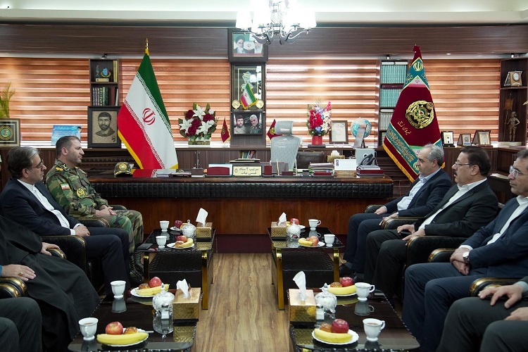 دیدار استاندار آذربایجان شرقی با فرمانده لشگر 21 حمزه