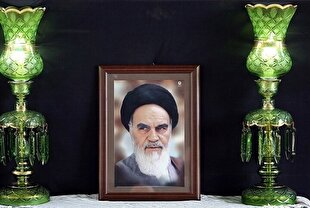 عبدالمجید فرائی، «معمار انقلاب» را به امام(ره) تقدیم کرد