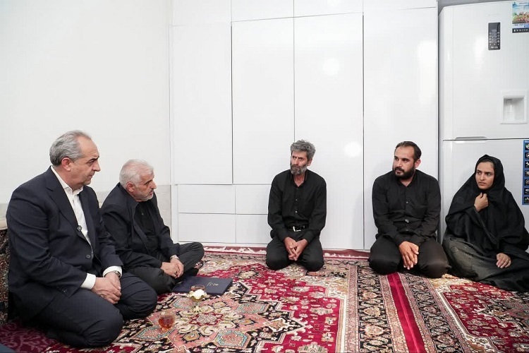 خانواده شهدا، استاندار آذربایجان شرقی خانواده شهدا، استاندار آذربایجان شرقی