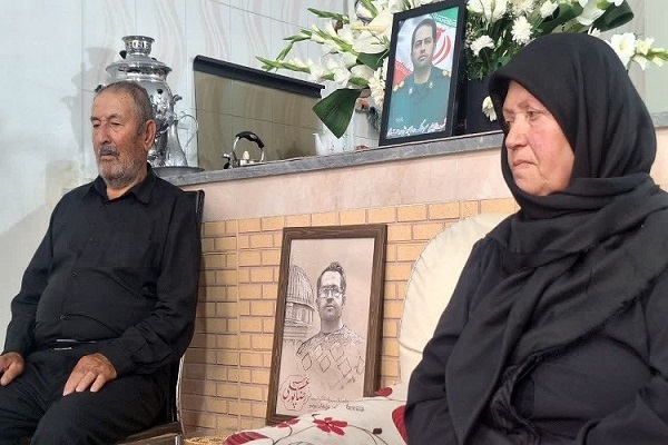 خانواده شهید پاسدار رضا پورعلی خانواده شهید پاسدار رضا پورعلی