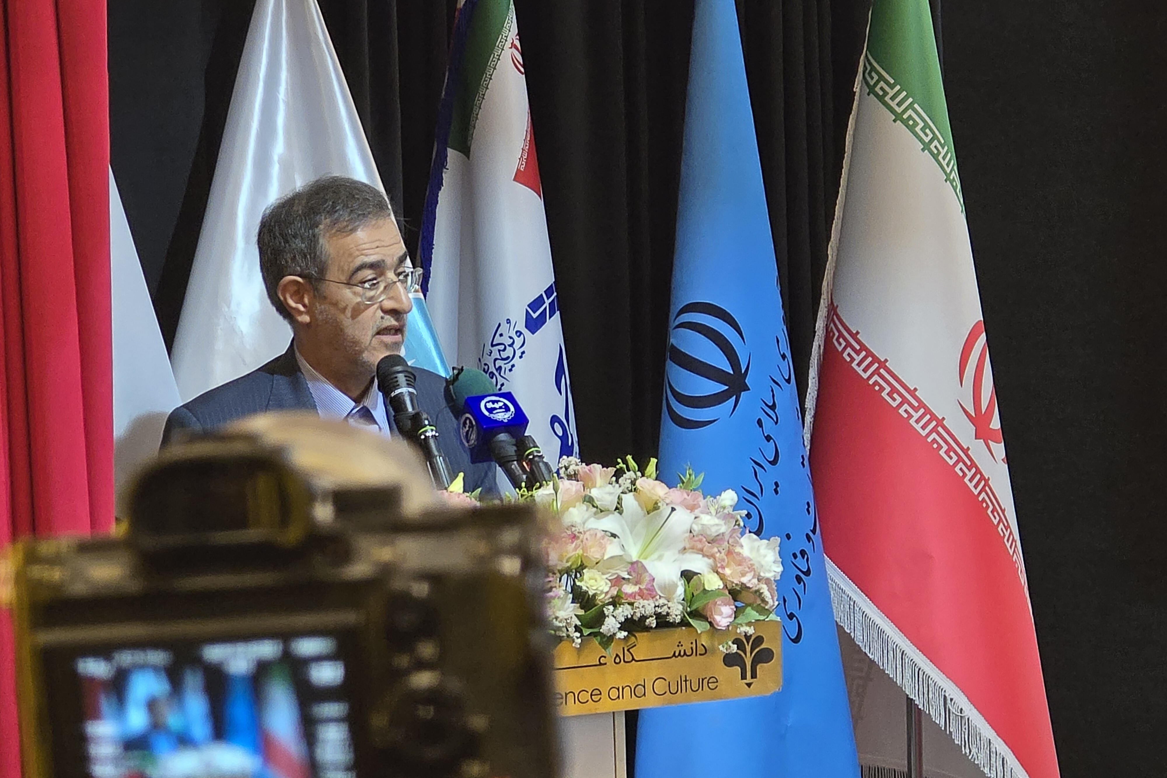 اجازه تجربه و خطا به جوانان بدهیم