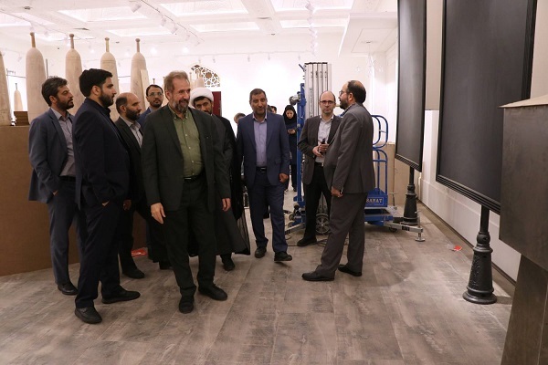 بازدید مدیران عالی حرم مطهر رضوی از کتابخانه و موزه ملی ملک