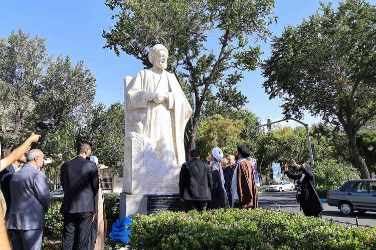نصب تندیس ۲ چهره ماندگار آذربایجان در تبریز