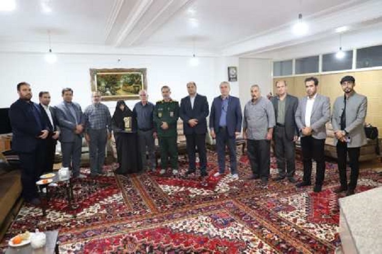 خانواده شهدا، مدیرکل آموزش و پرورش آذربایجان شرقی