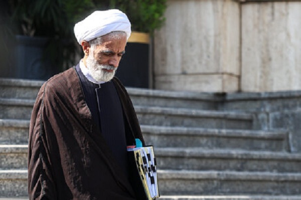 پرونده کرسنت در حال پیگیری است