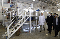 بازدید استاندار آذربایجان شرقی از واحدهای دانش‌بنیان و کارگاه تولید ماسک در تبریز