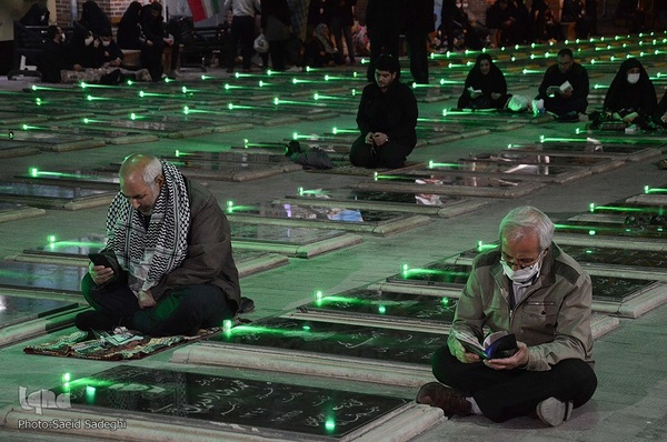 مراسم شب قدر در گلزار شهدای وادی رحمت تبریز‎‎