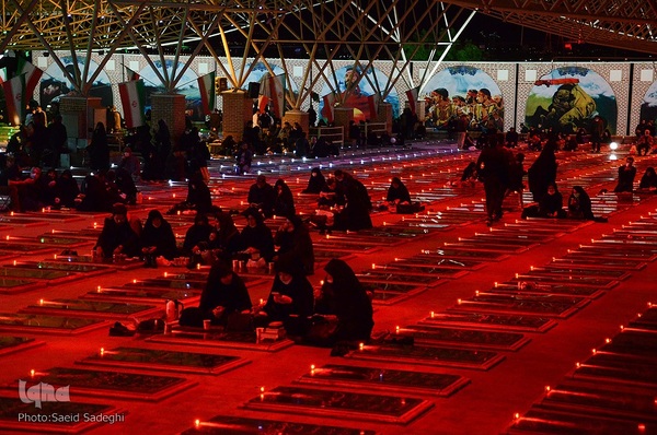 مراسم شب قدر در گلزار شهدای وادی رحمت تبریز‎‎