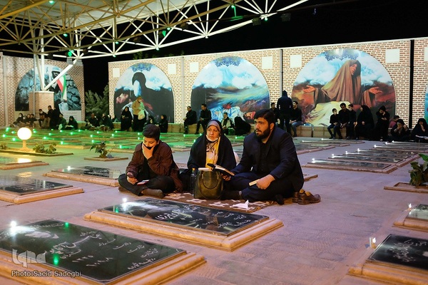 مراسم شب قدر در گلزار شهدای وادی رحمت تبریز‎‎