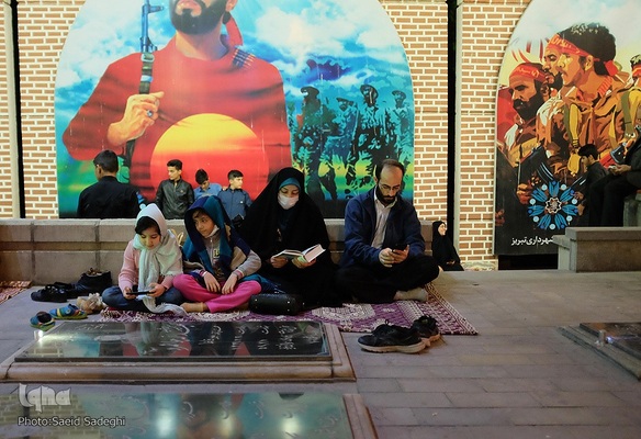 مراسم شب قدر در گلزار شهدای وادی رحمت تبریز‎‎