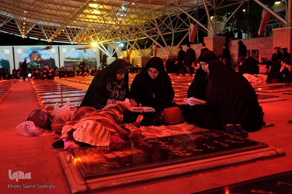 مراسم شب قدر در گلزار شهدای وادی رحمت تبریز‎‎