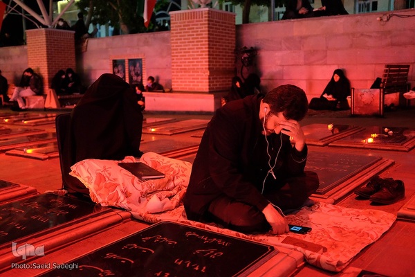 مراسم شب قدر در گلزار شهدای وادی رحمت تبریز‎‎