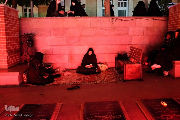 مراسم شب قدر در گلزار شهدای وادی رحمت تبریز‎‎