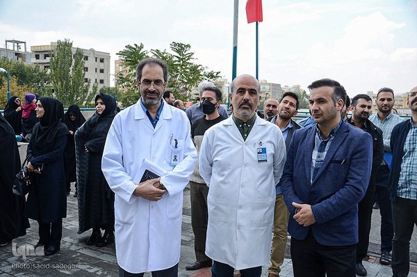 تجمع اعتراضی کادر درمان دانشگاه علوم پزشکی تبریز