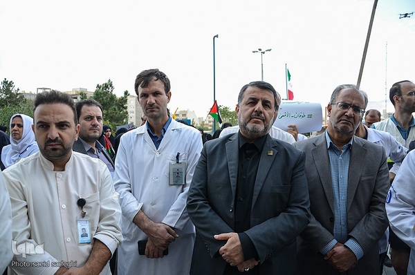 تجمع اعتراضی کادر درمان دانشگاه علوم پزشکی تبریز