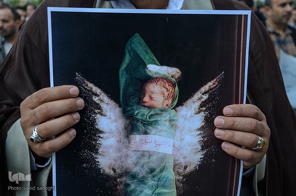 تجمع اعتراضی کادر درمان دانشگاه علوم پزشکی تبریز