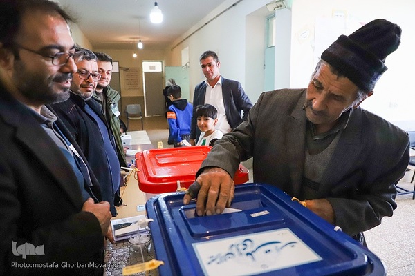 حماسه‌ای دیگر از حضور حداکثری مردان و زنان منطقه ارسباران و شهرستان اهر در انتخابات اسفند ماه 1402