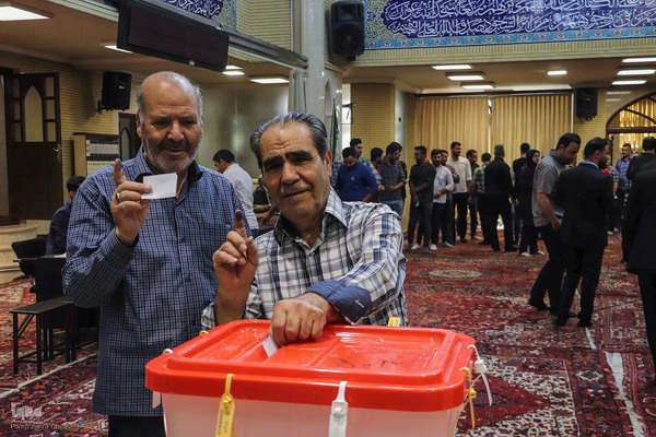 حضور پرشور مردم تبریز پای صندوق رای‎