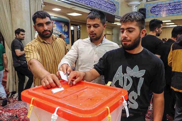 حضور پرشور مردم تبریز پای صندوق رای‎