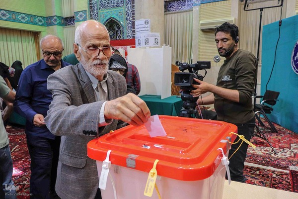 حضور پرشور مردم تبریز پای صندوق رای‎