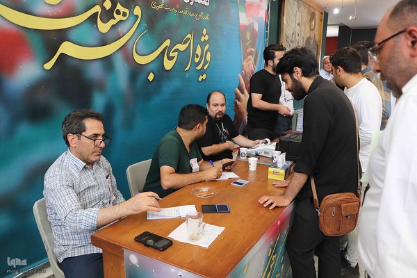 حضور هنرمندان پای صندوق‌های رأی‎