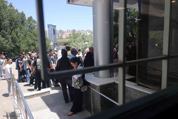 حضور هنرمندان پای صندوق‌های رأی‎