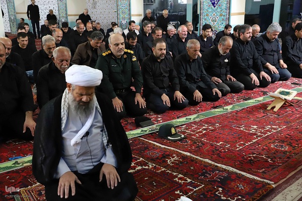 اقامه نماز ظهر عاشورا در اهر