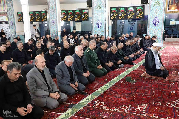 اقامه نماز ظهر عاشورا در اهر