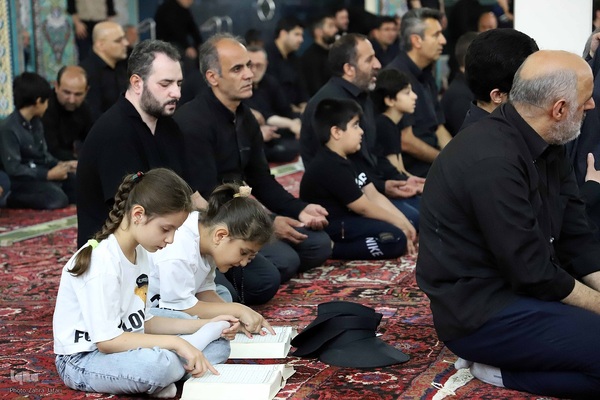 اقامه نماز ظهر عاشورا در اهر