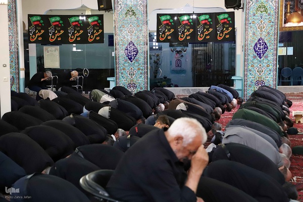 اقامه نماز ظهر عاشورا در اهر