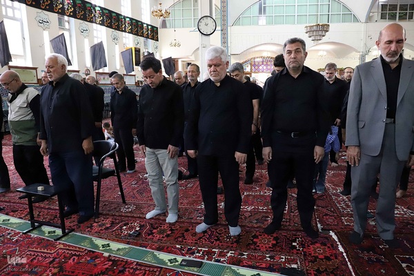 اقامه نماز ظهر عاشورا در اهر