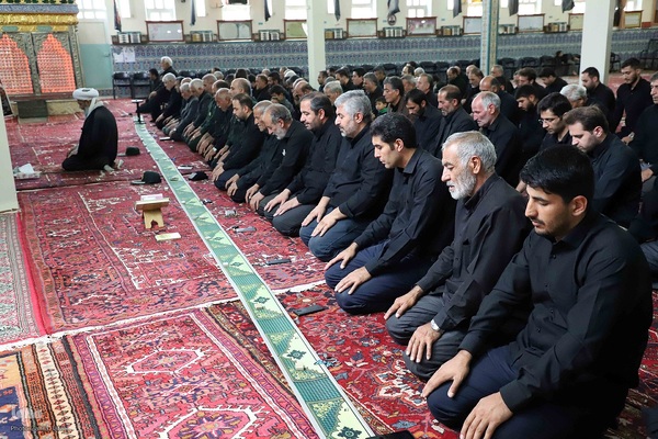 اقامه نماز ظهر عاشورا در اهر