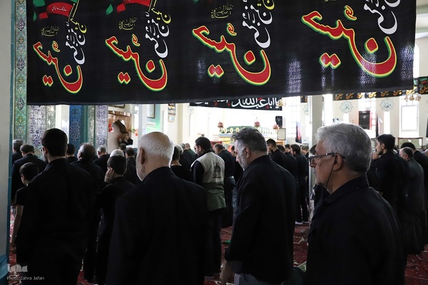 اقامه نماز ظهر عاشورا در اهر