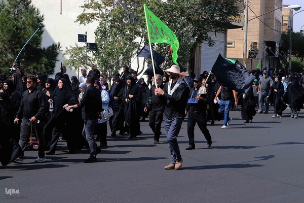 پیاده‌روی مردم تبریز در اربعین حسینی