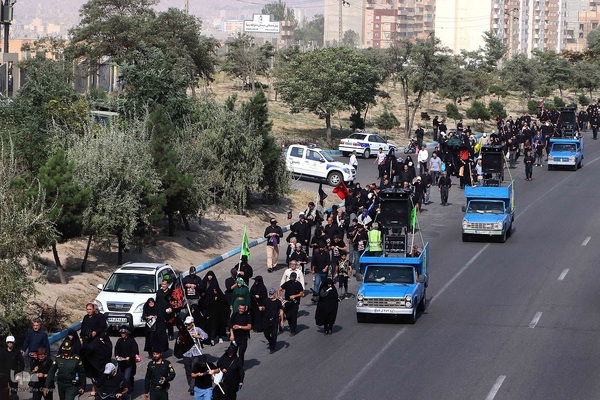 پیاده‌روی مردم تبریز در اربعین حسینی