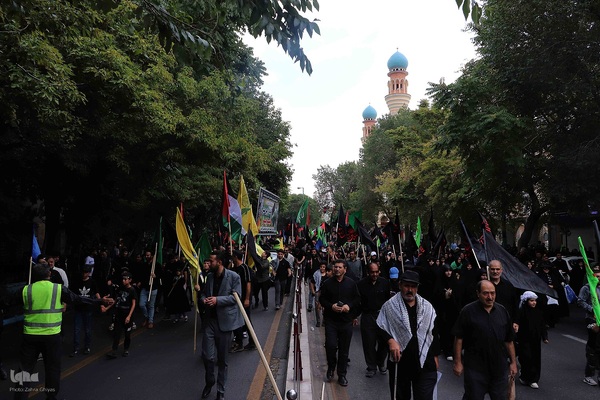 پیاده‌روی مردم تبریز در اربعین حسینی